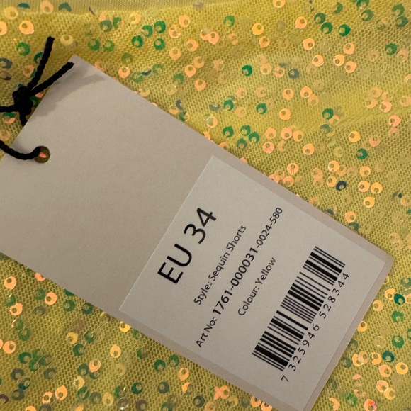 NWT! NA-KD Yellow Sequin Women's Shorts | EU 34 - Picture 6 of 7